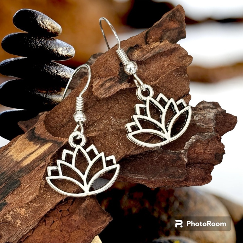 5 For $25💫Silver Filigree Lotus Flower Dangles Earrings